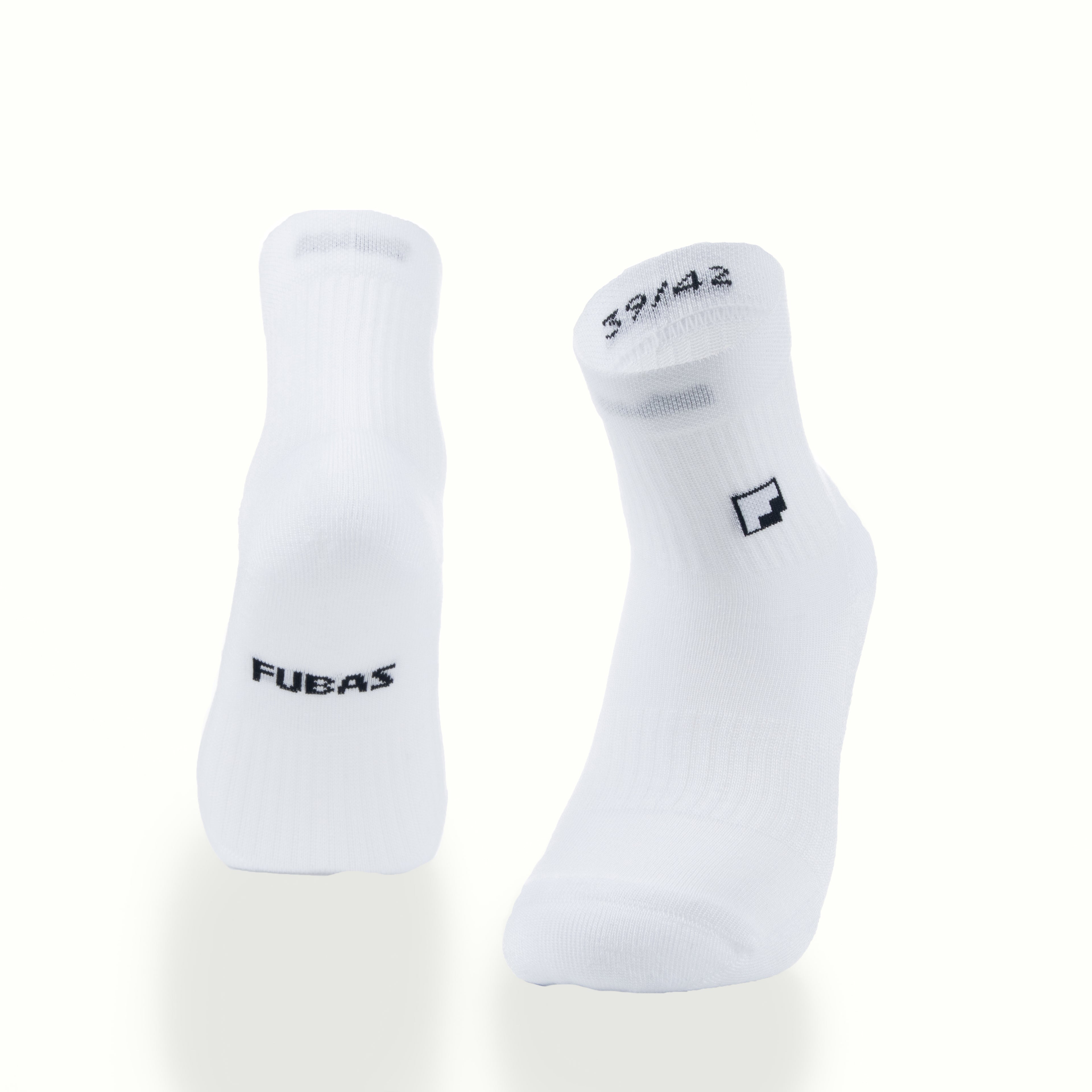 Minimal Logolu Kısa Çorap