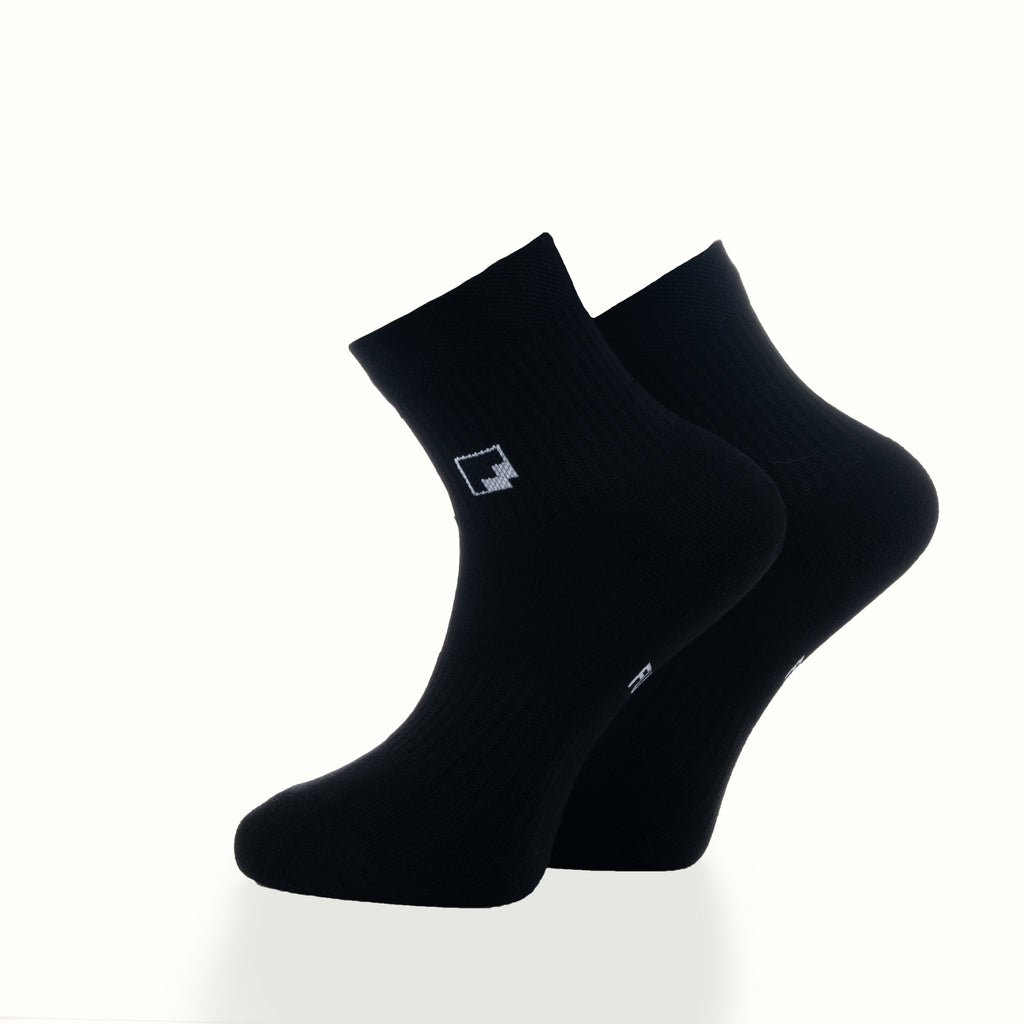 Minimal Logolu Kısa Çorap