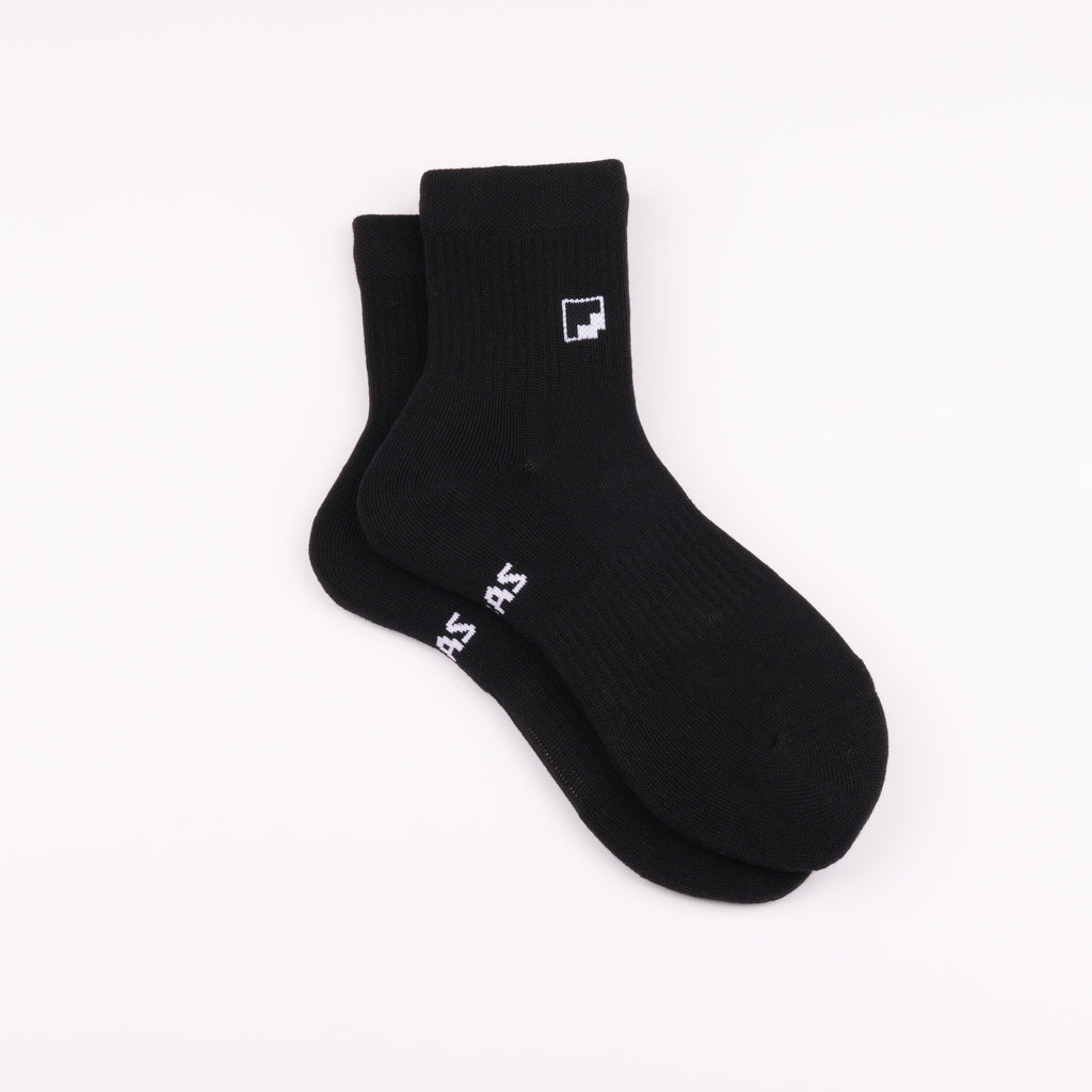 Minimal Logolu Kısa Çorap