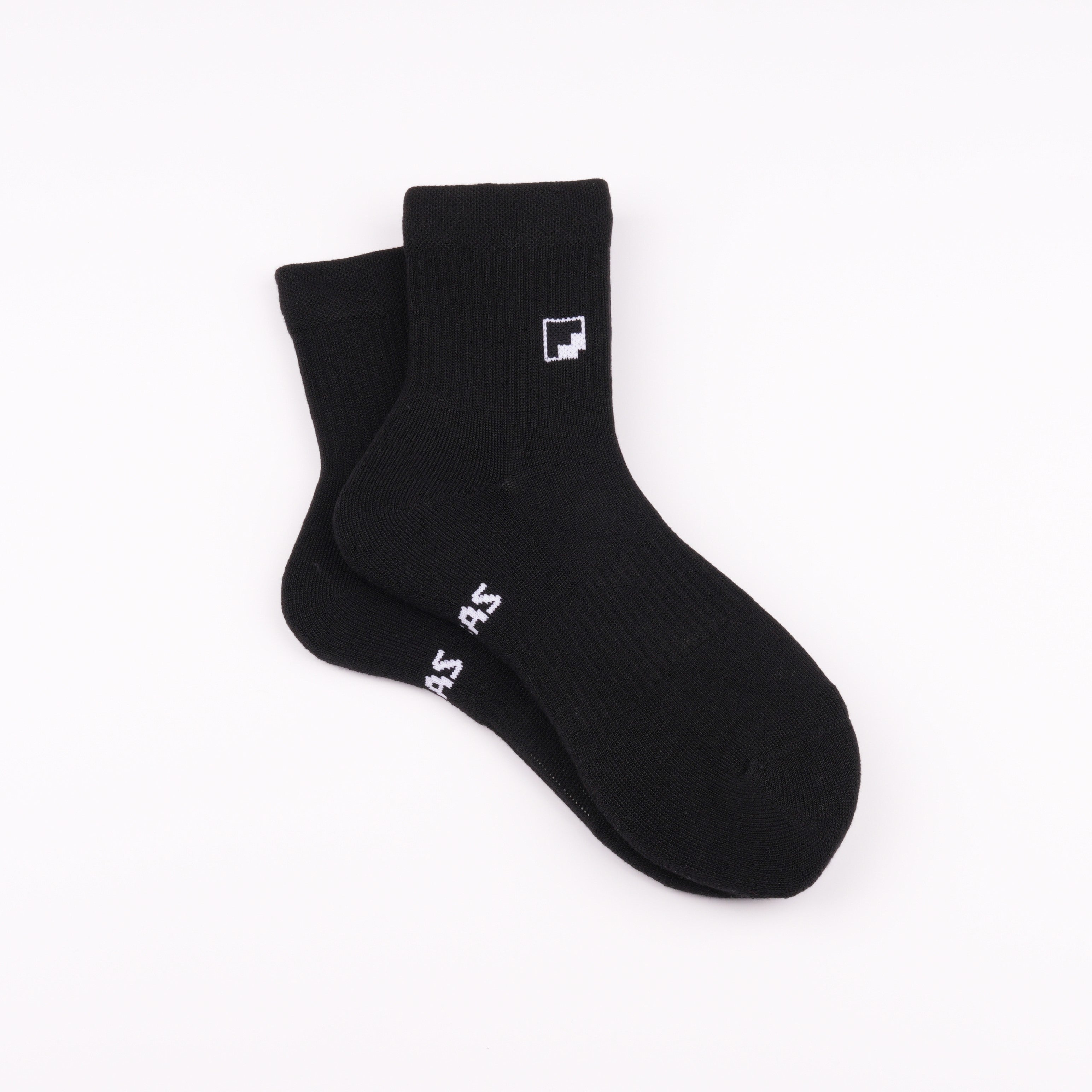Minimal Logolu Kısa Çorap