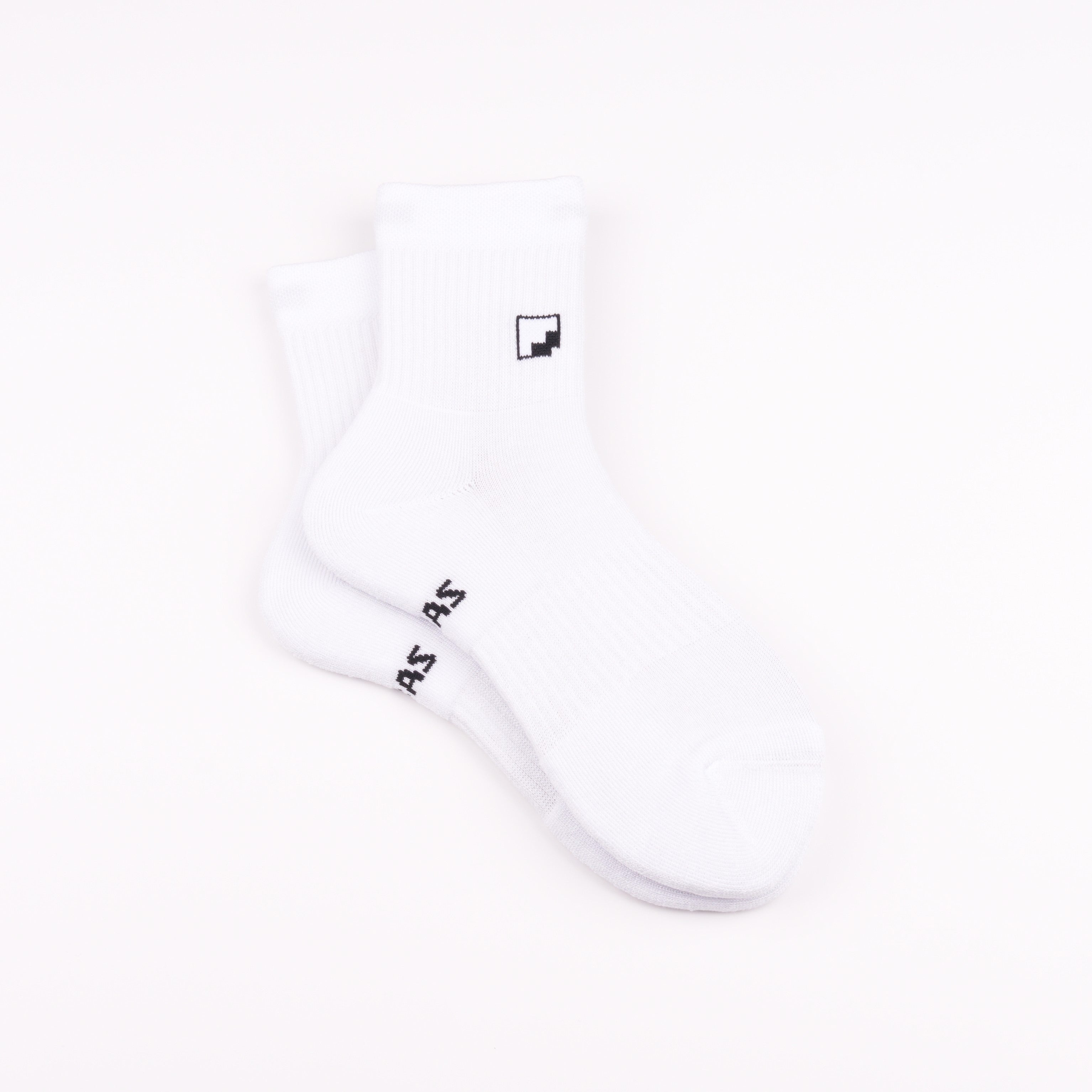 Minimal Logolu Kısa Çorap