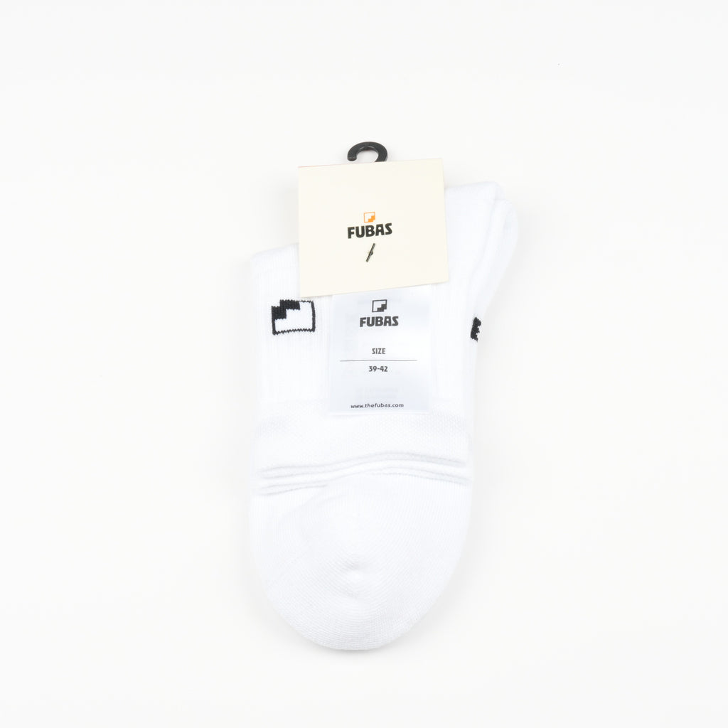 Minimal Logolu Kısa Çorap