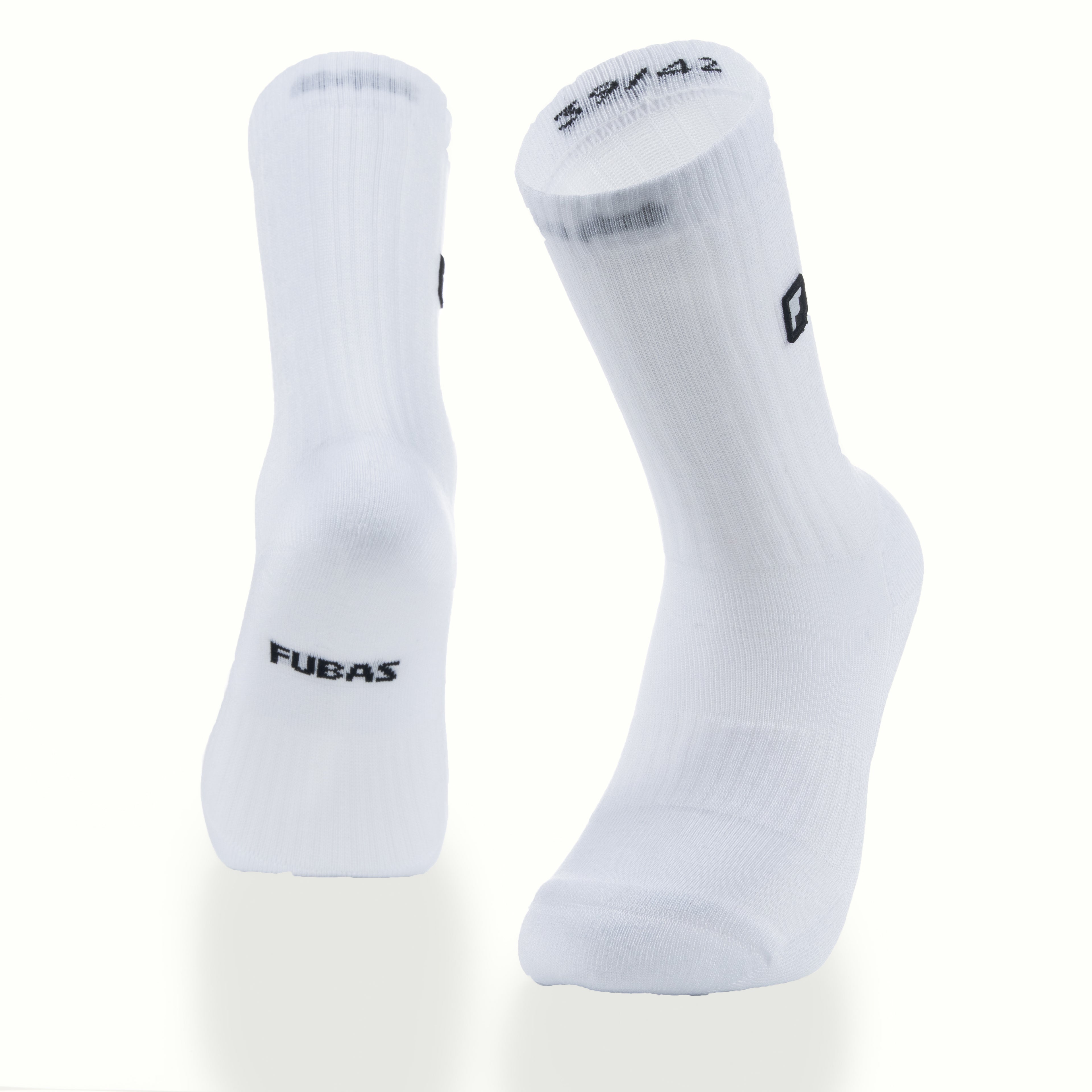 Beyaz uzun çorap - minimal nakış logo premium tasarım