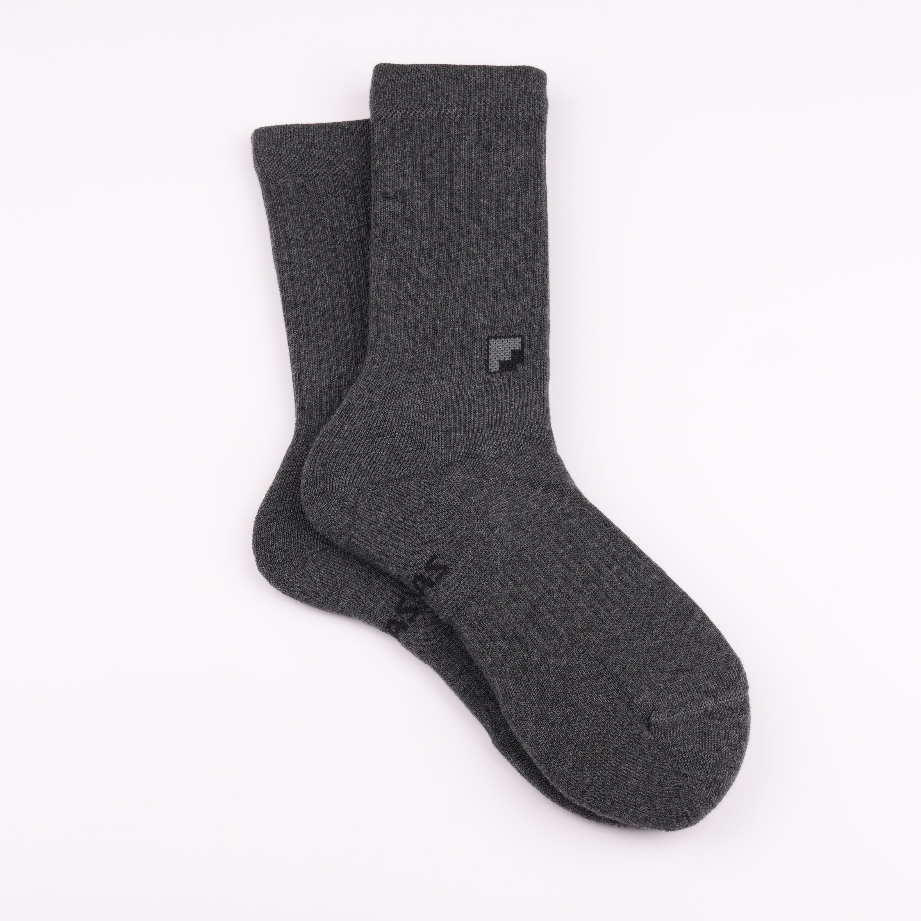 Minimal logo antrasit unisex çorap - premium tasarım