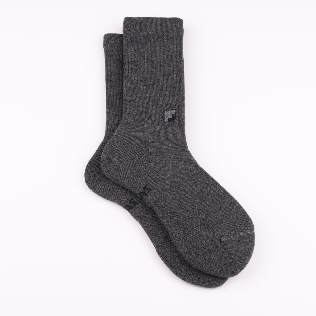 Kaymayan elastik antrasit crew çorap - stabil kullanım